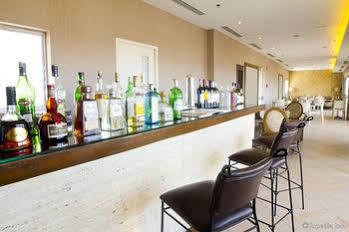 Privato Ortigas 3*