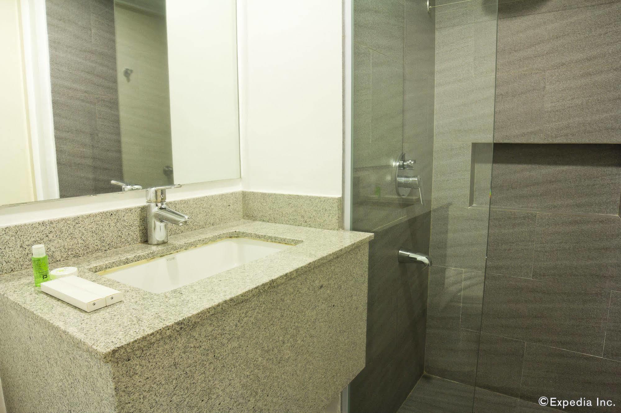 Privato Ortigas 3* Pasig City